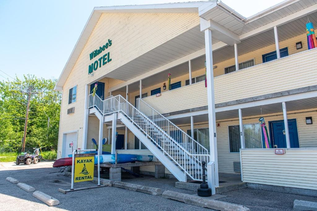 Willabee's Motel - View 2