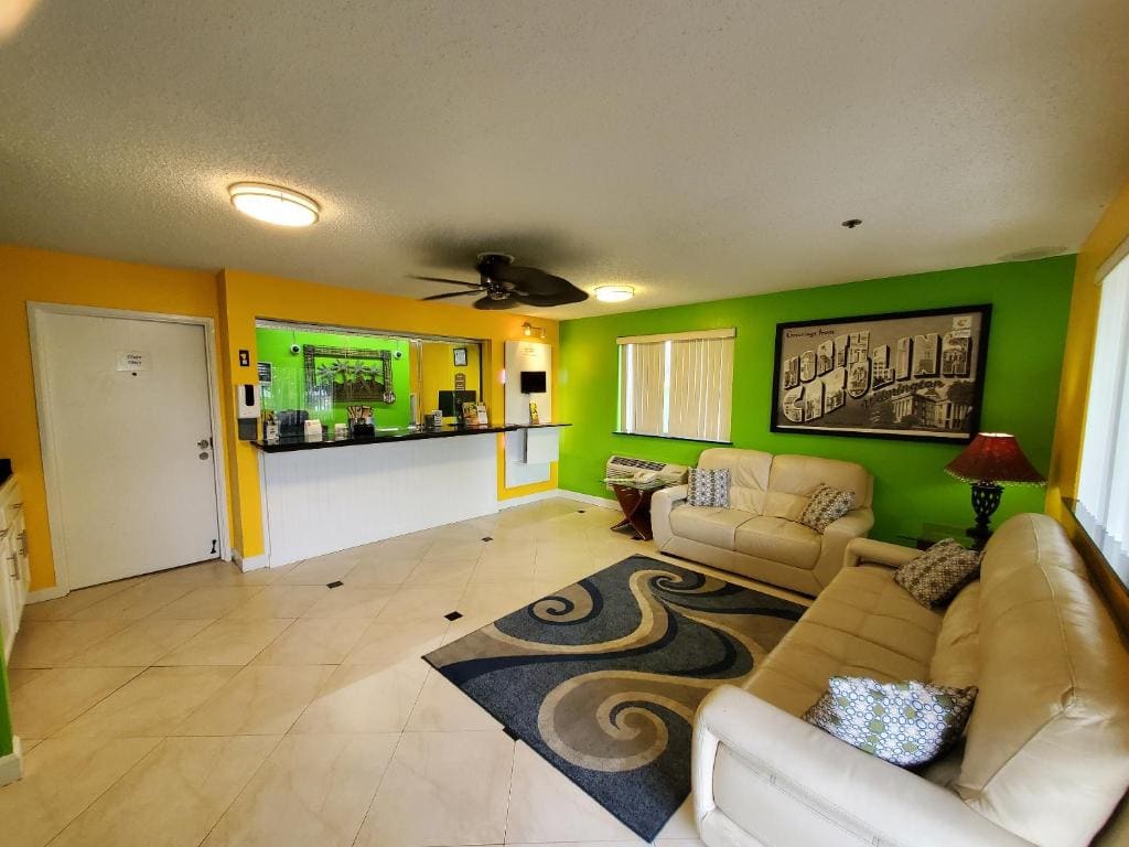 Coastal Inn & Suites - View 3