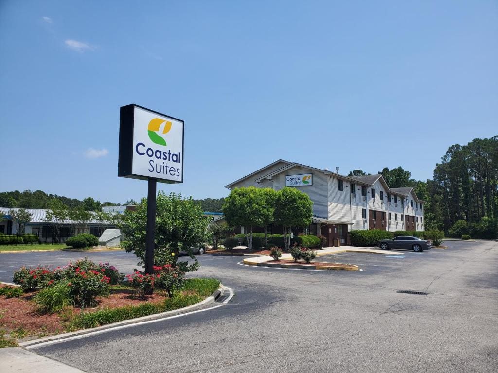 Coastal Inn & Suites - View 5