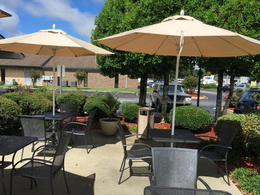 Coastal Inn & Suites - View 4