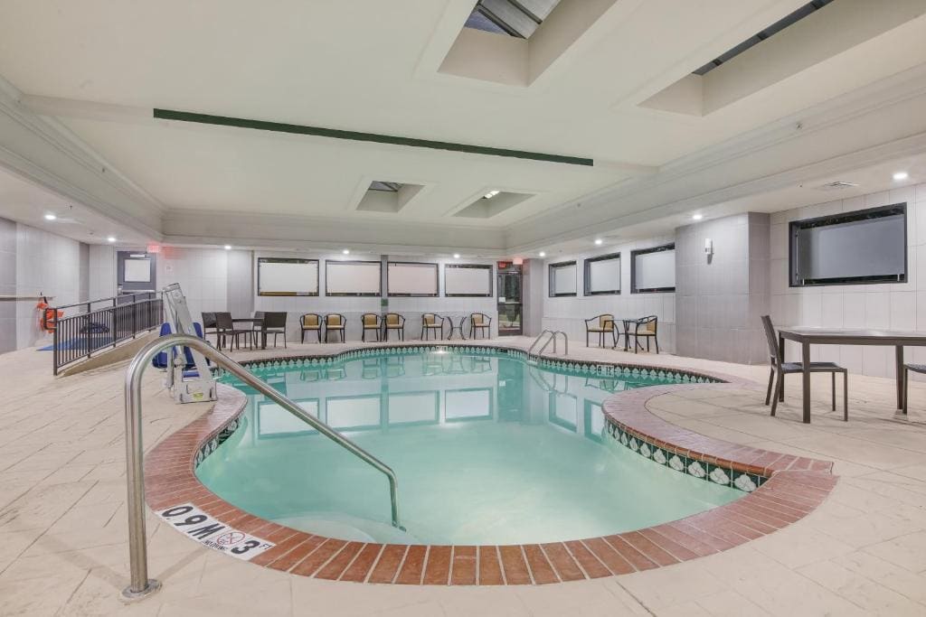 Holiday Inn Express & Suites Longview North by IHG - View 3