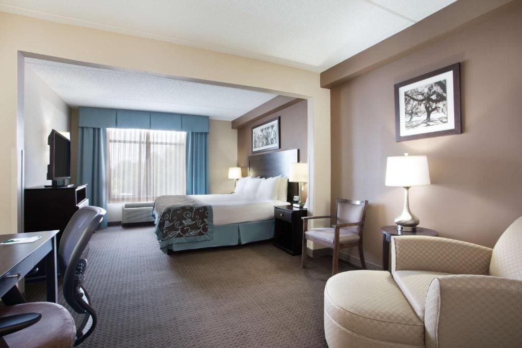 Wingate by Wyndham Garner/Raleigh South - View 6
