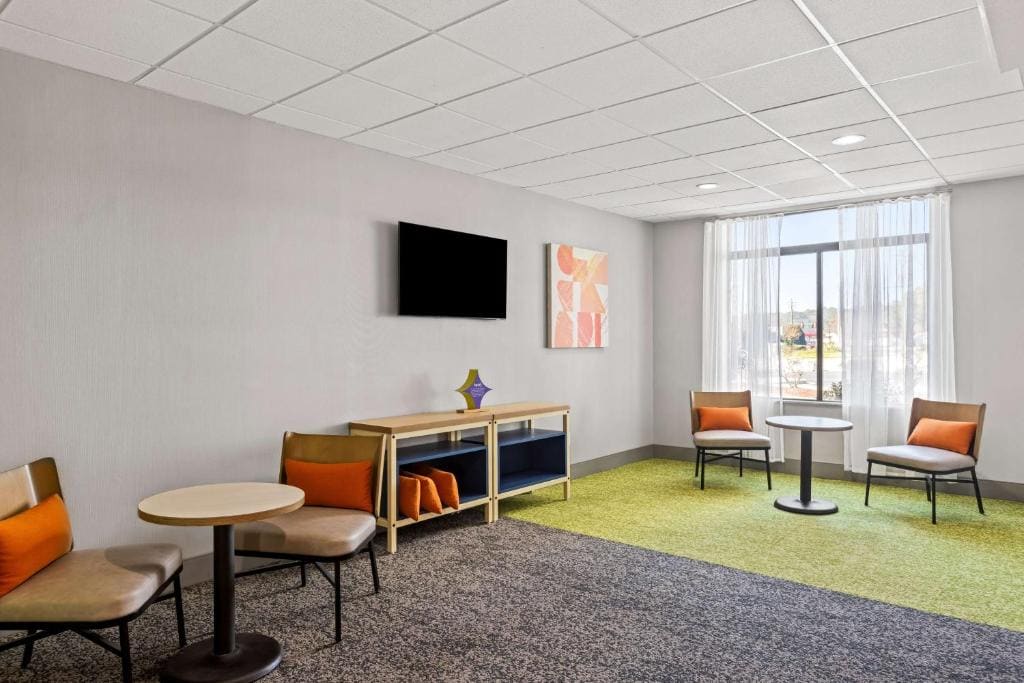 Spark by Hilton Port Wentworth Savannah - View 4