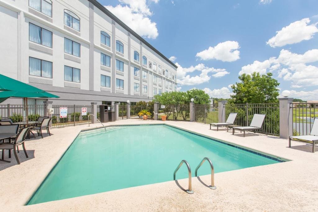 Wingate by Wyndham Savannah Pooler - View 3