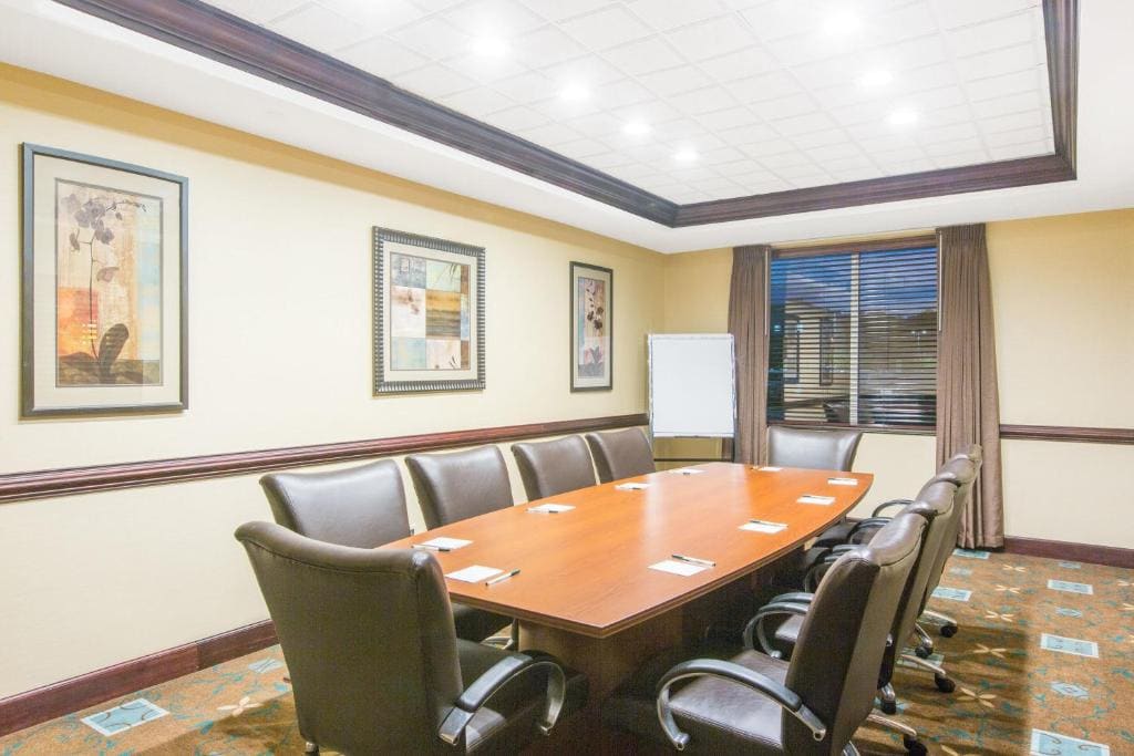 Wingate By Wyndham Southport - View 4