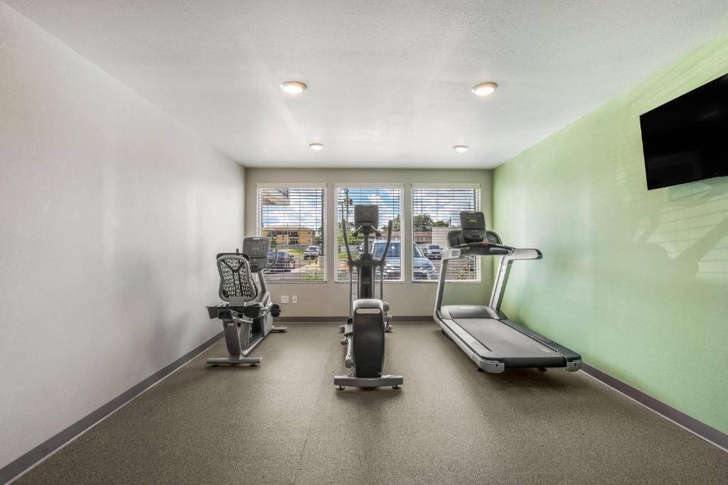 WoodSpring Suites Chicago Midway - View 3