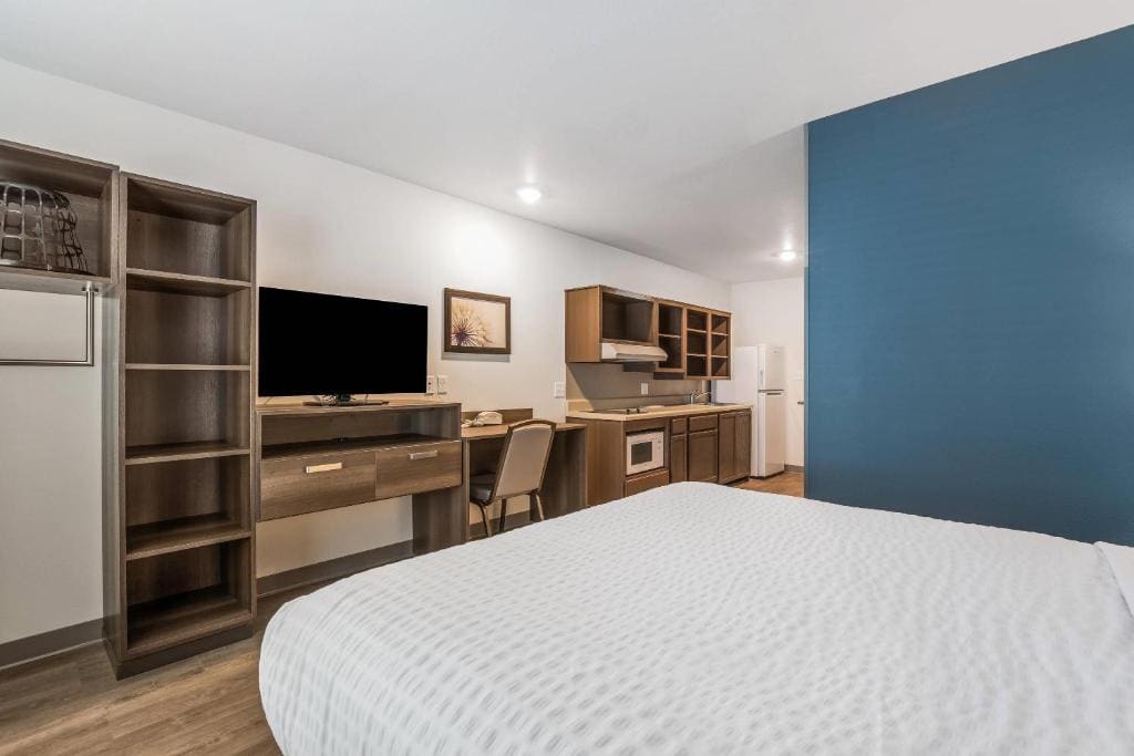 WoodSpring Suites Chicago Midway - View 6