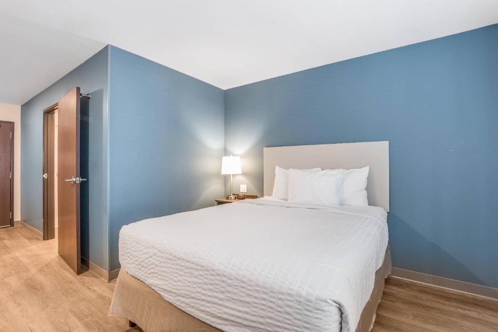 WoodSpring Suites Chicago Midway - View 7