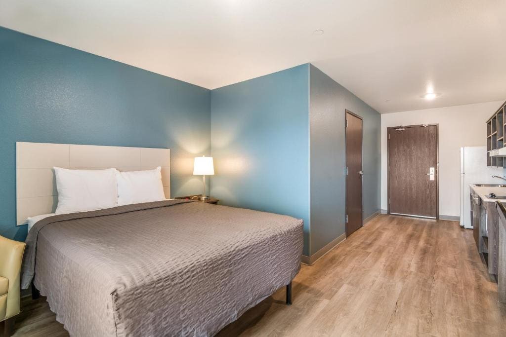 WoodSpring Suites Colorado Springs North - Air Force Academy - View 6