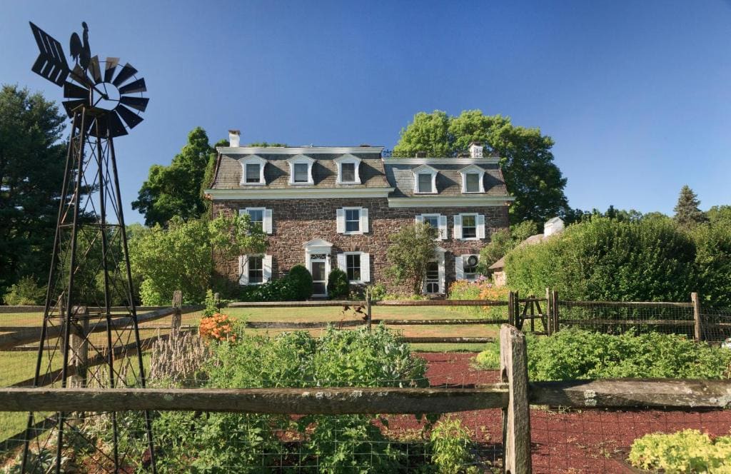 Woolverton Inn - Main view