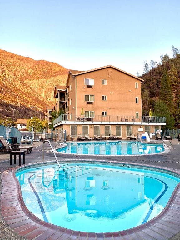 Yosemite View Lodge - View 5
