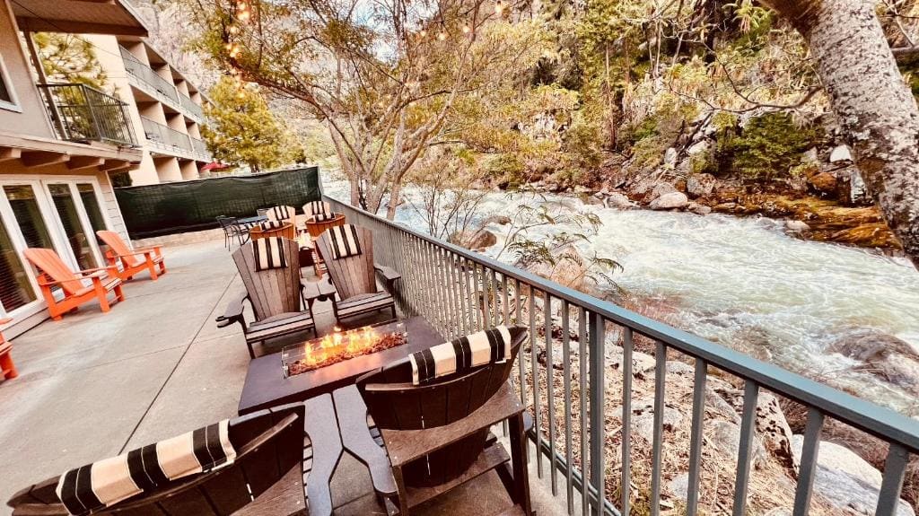 Yosemite View Lodge - View 4