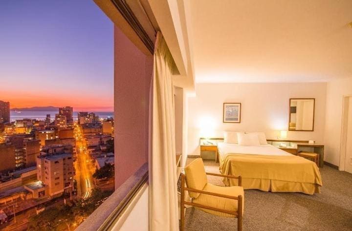 Hotel Cristina Suites - View 2