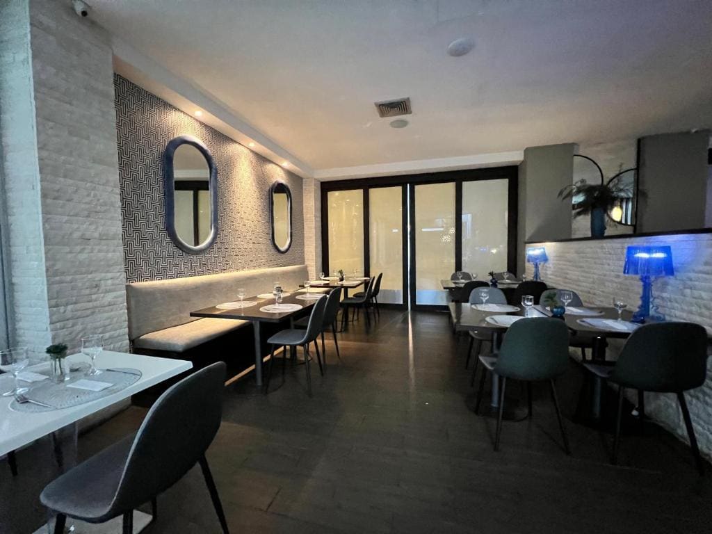 Hotel GH Guaparo Inn Valencia - View 6