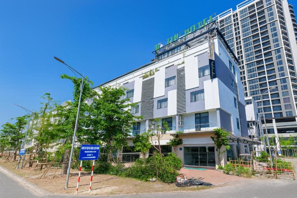 An Tín Hotel - Main view