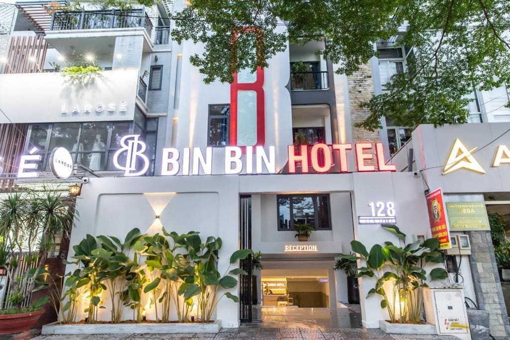 Bin Bin Hotel 12 Near Sala Residence - Main view