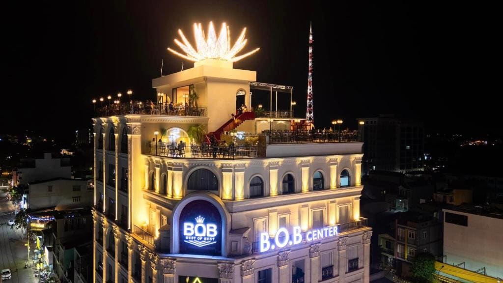 B.O.B Hotel - Main view
