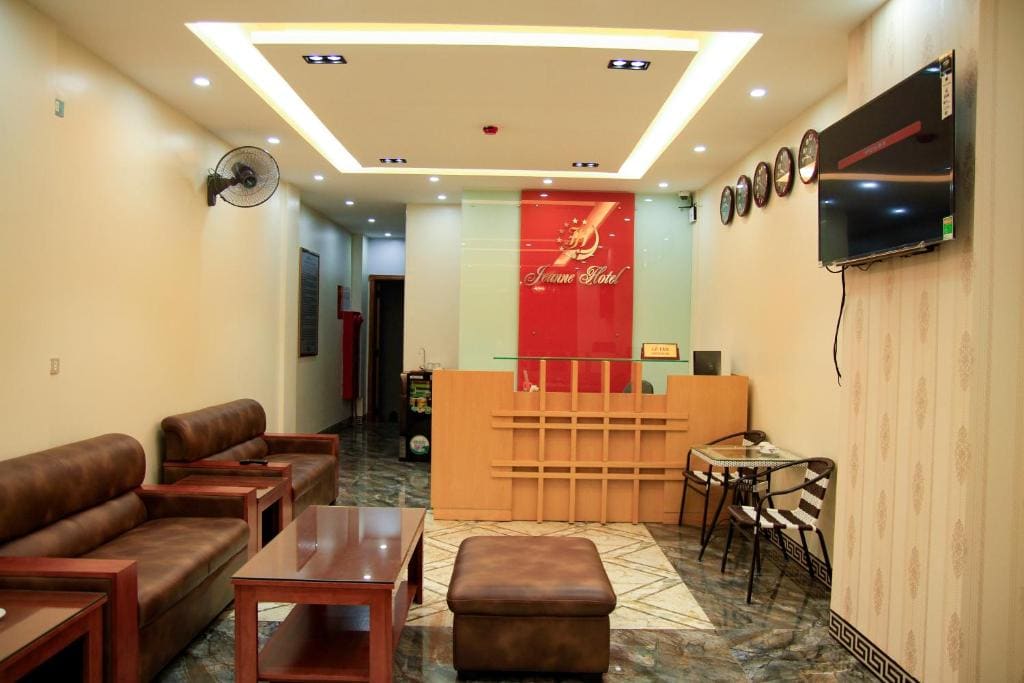 Jeanne Hotel - View 4