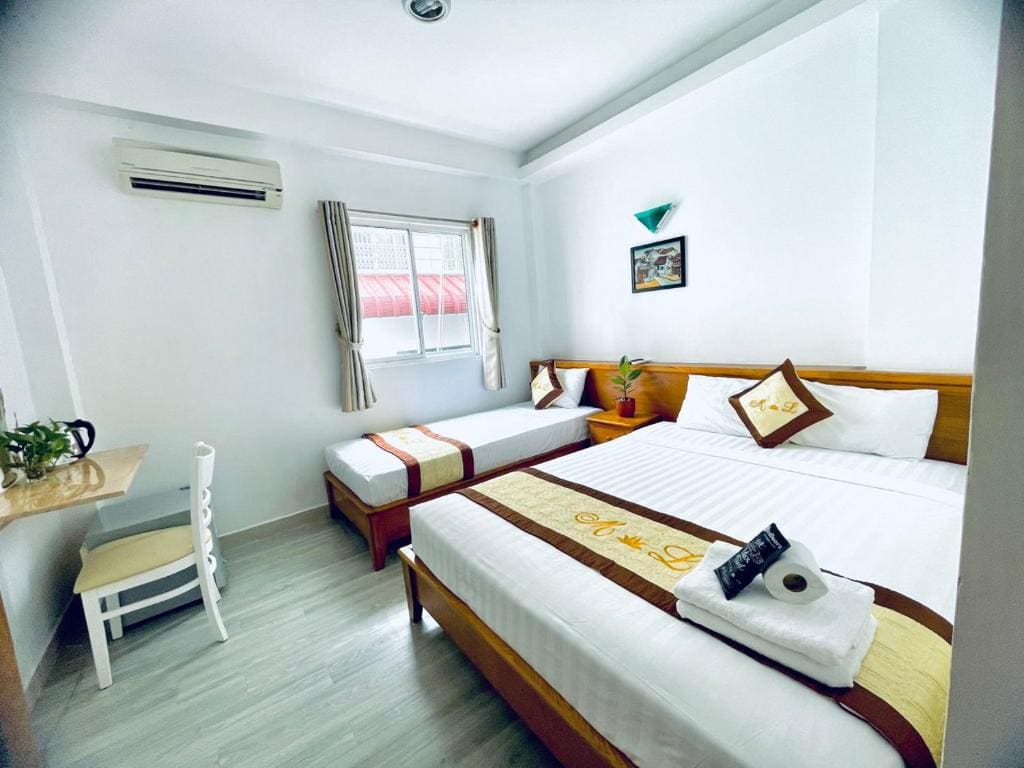 Line Hotel - View 2