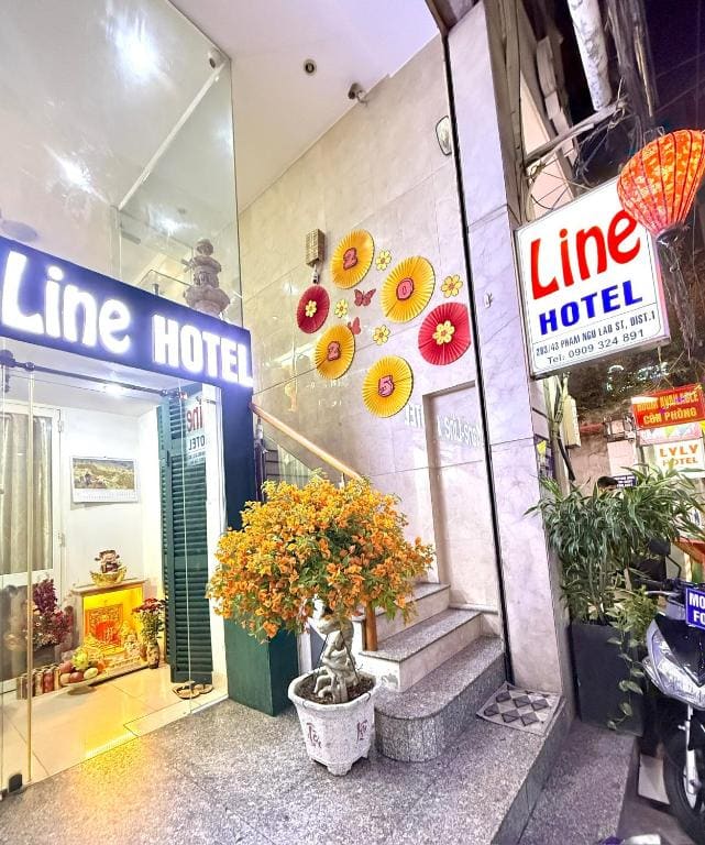 Line Hotel - Main view