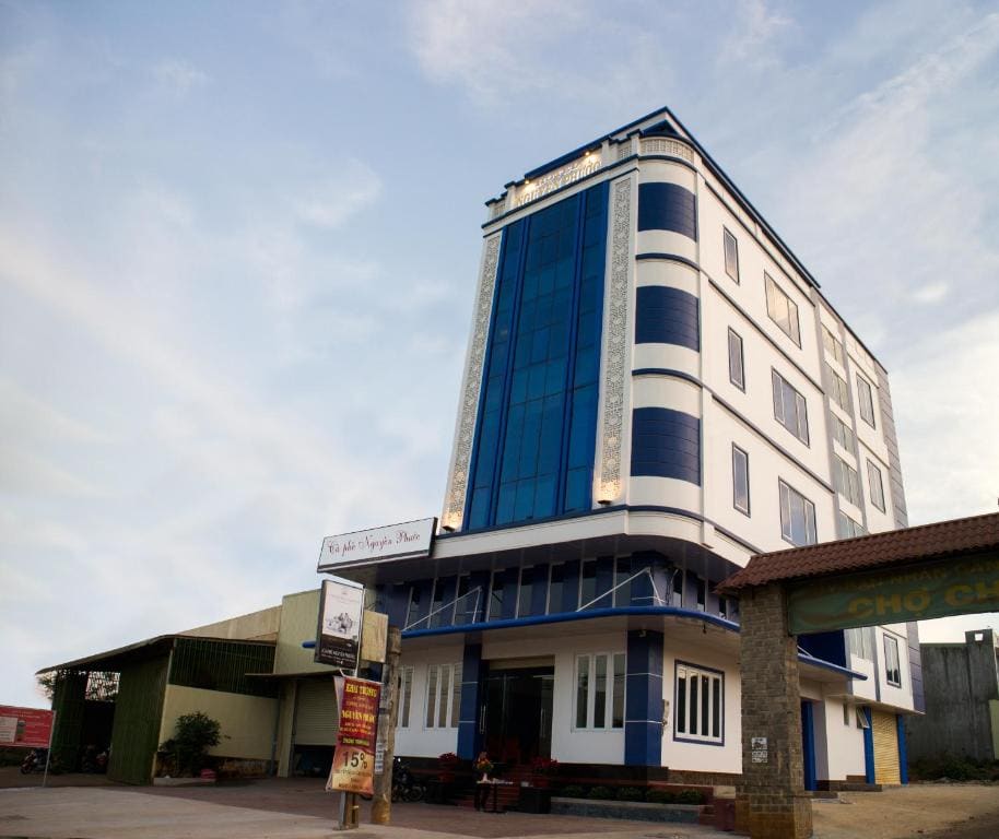 Hotel Nguyên Phước - Main view