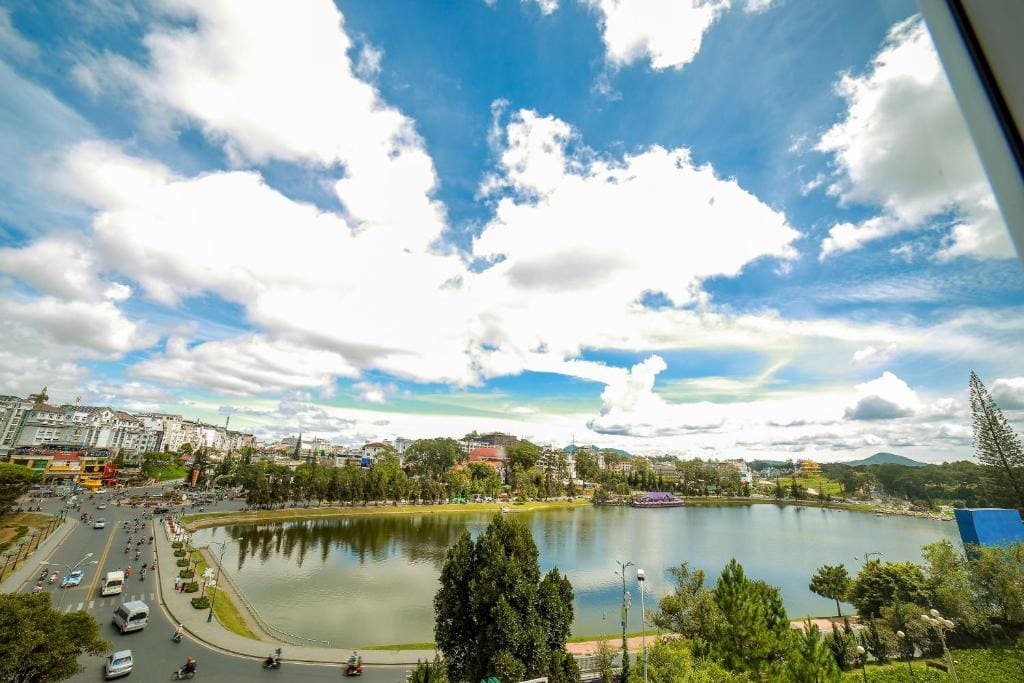 Nhật Nguyên Hotel - View 4