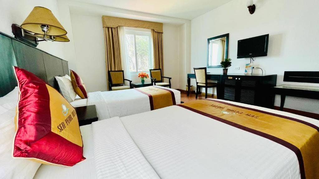Sea Pearl Cat Ba Hotel - Main view
