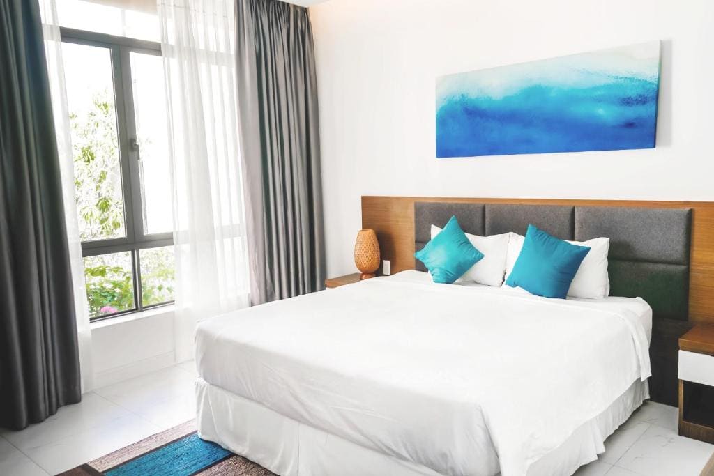 Seascape Villas In Long Beach Cam Ranh - View 2