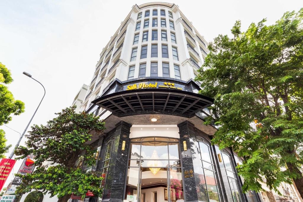 Silk Hong Ha airport hotel - Main view
