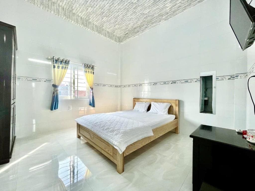 Thành Trinh hotel đảo Phú Quý - Main view