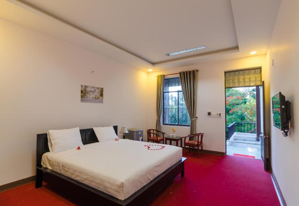 Thuy Loi Hotel - View 2
