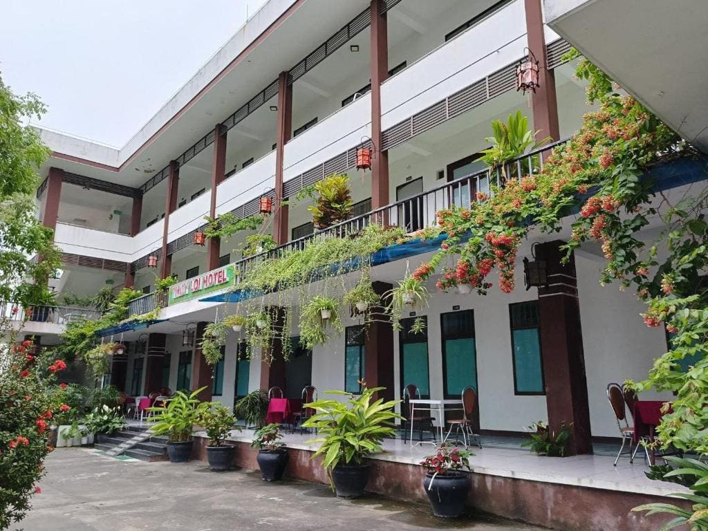 Thuy Loi Hotel - Main view