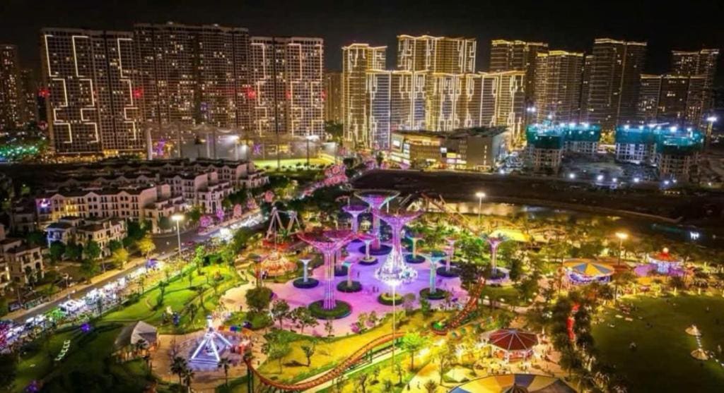 Beautiful Hotel Vinhomes Grand Park - Long Bình - Main view