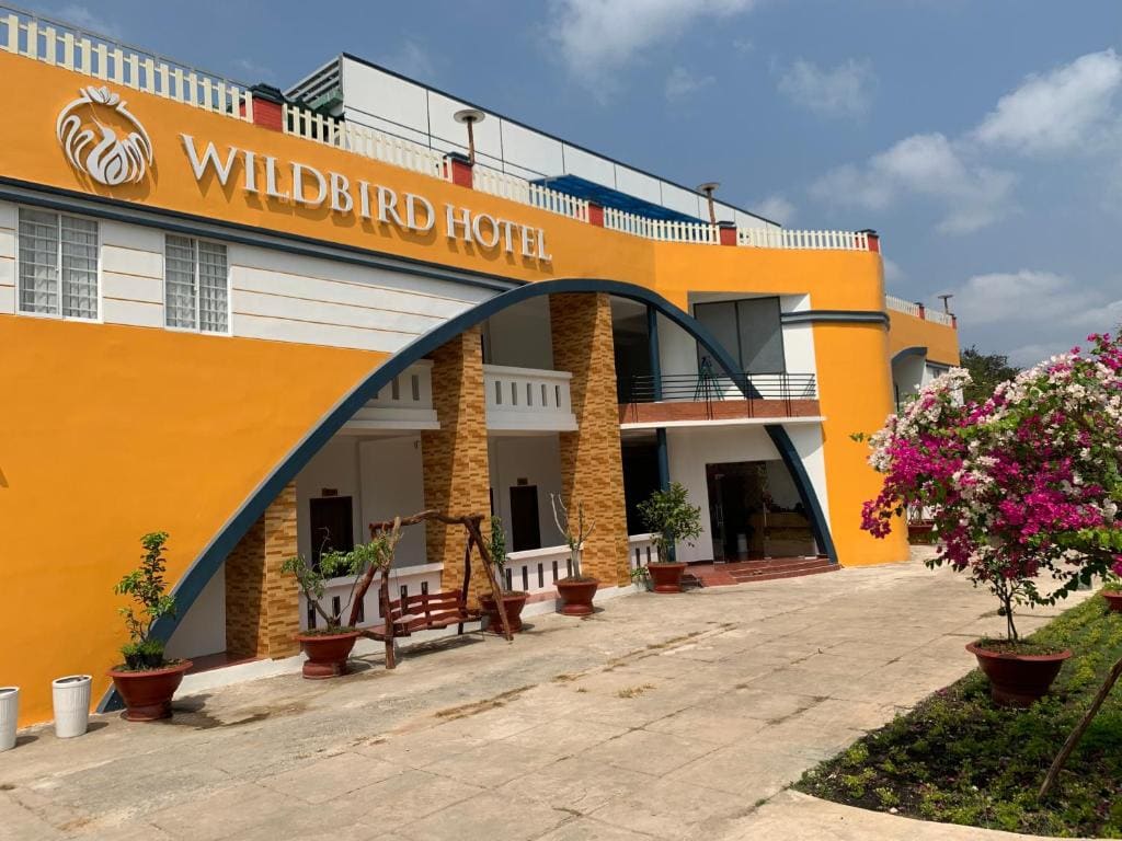 Wildbird Hotel - Main view