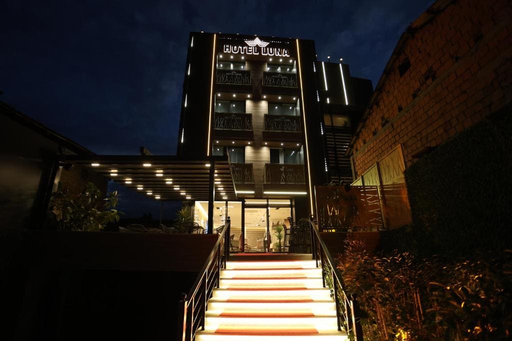 Hotel Luna - Main view