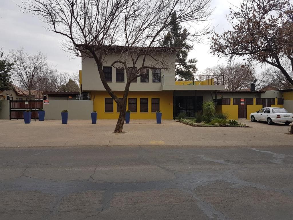 A Contempo Guesthouse - Main view