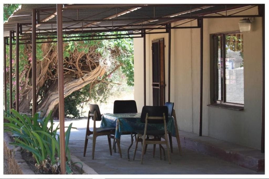 Comfy room with dstv and aircon in convenient location - Main view