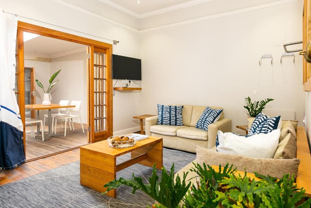 Camps Bay Village - Stone Cottages - View 6