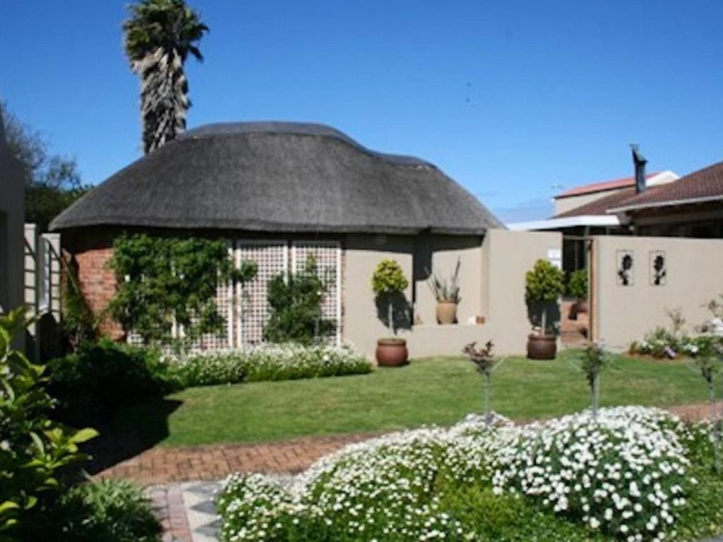 Corner House Accommodation - Main view