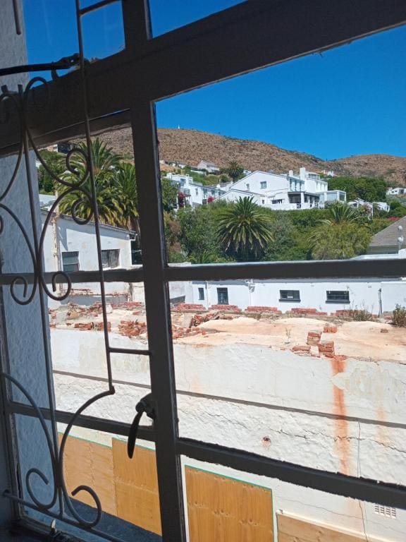 Cozy room in the Heart of Simon's Town - View 6