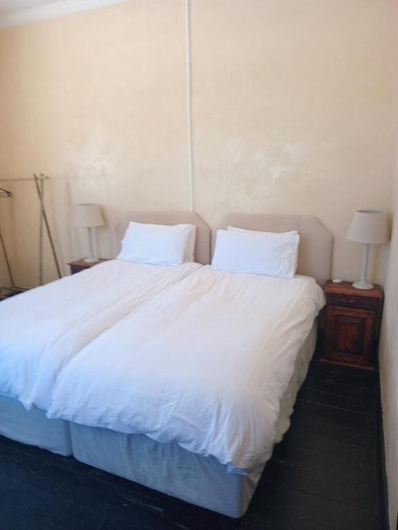 Cozy room in the Heart of Simon's Town - View 5