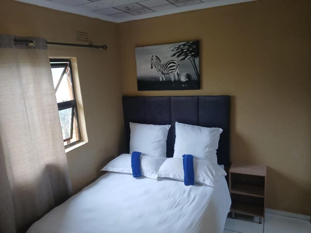 Cozy Road Lodge - View 7