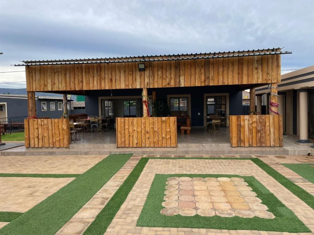 Dingwako Lodge - View 2