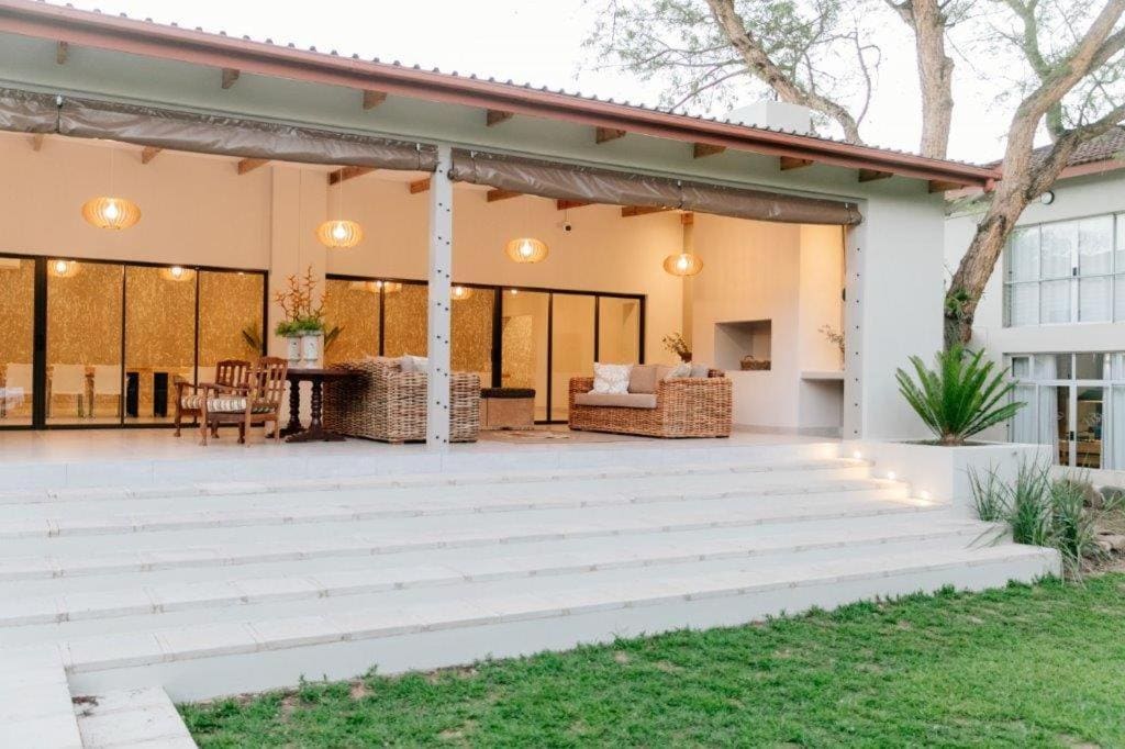 Elegant Lodge & Conference Center - View 4