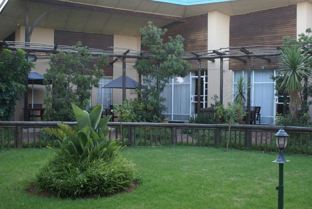 Airport Inn Bed and Breakfast - Main view