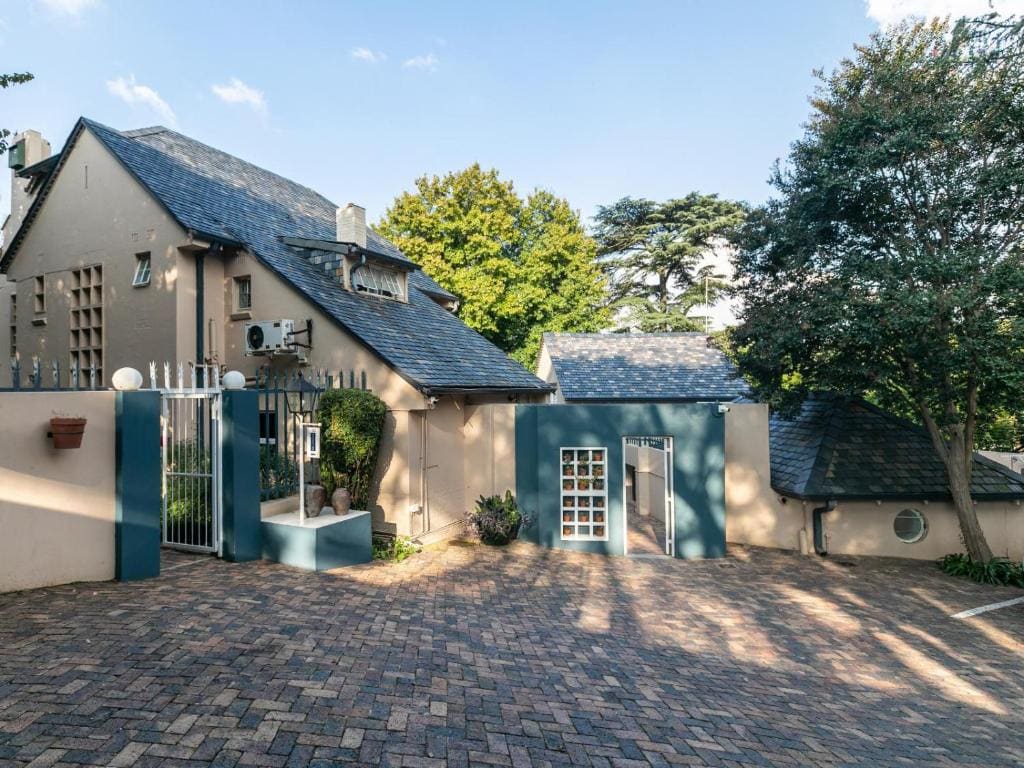 Emmarentia Guest House - Main view