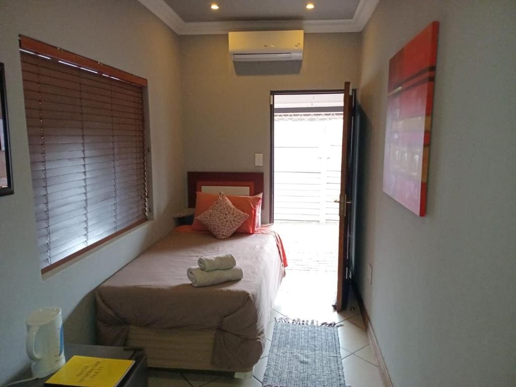 Grand Central Guesthouse - View 7
