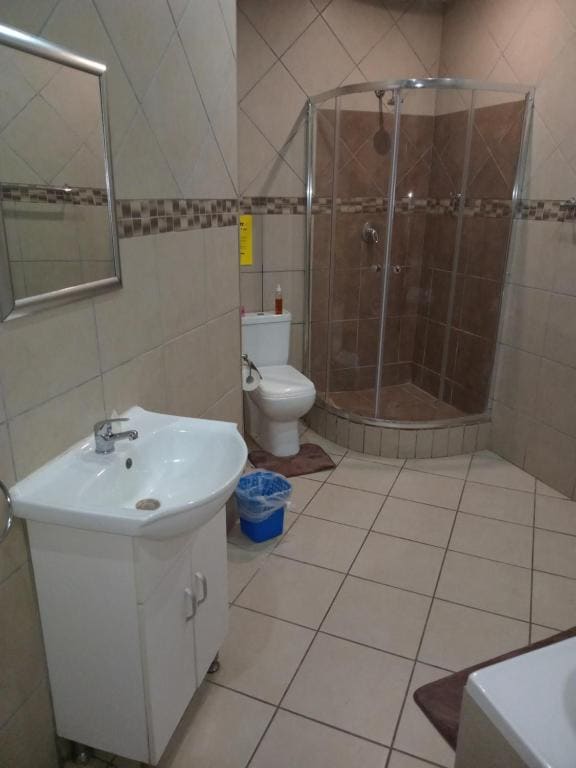 Grand Central Guesthouse - View 3