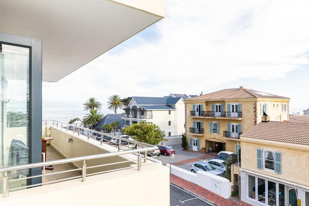 Harbour House Hotel - Harbour Square - Main view