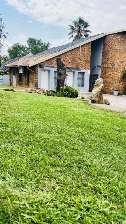 Host Hub Guest House - Main view